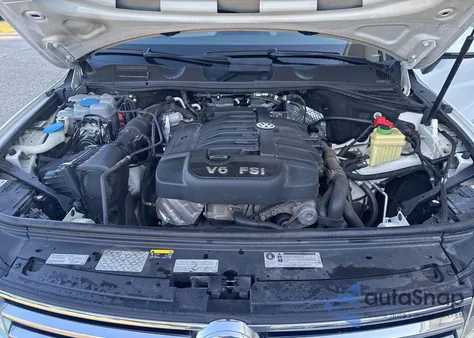 2017 Volkswagen Touareg Wolfsburg из США, поврежденный, VIN WVGRF7BP0HD006194